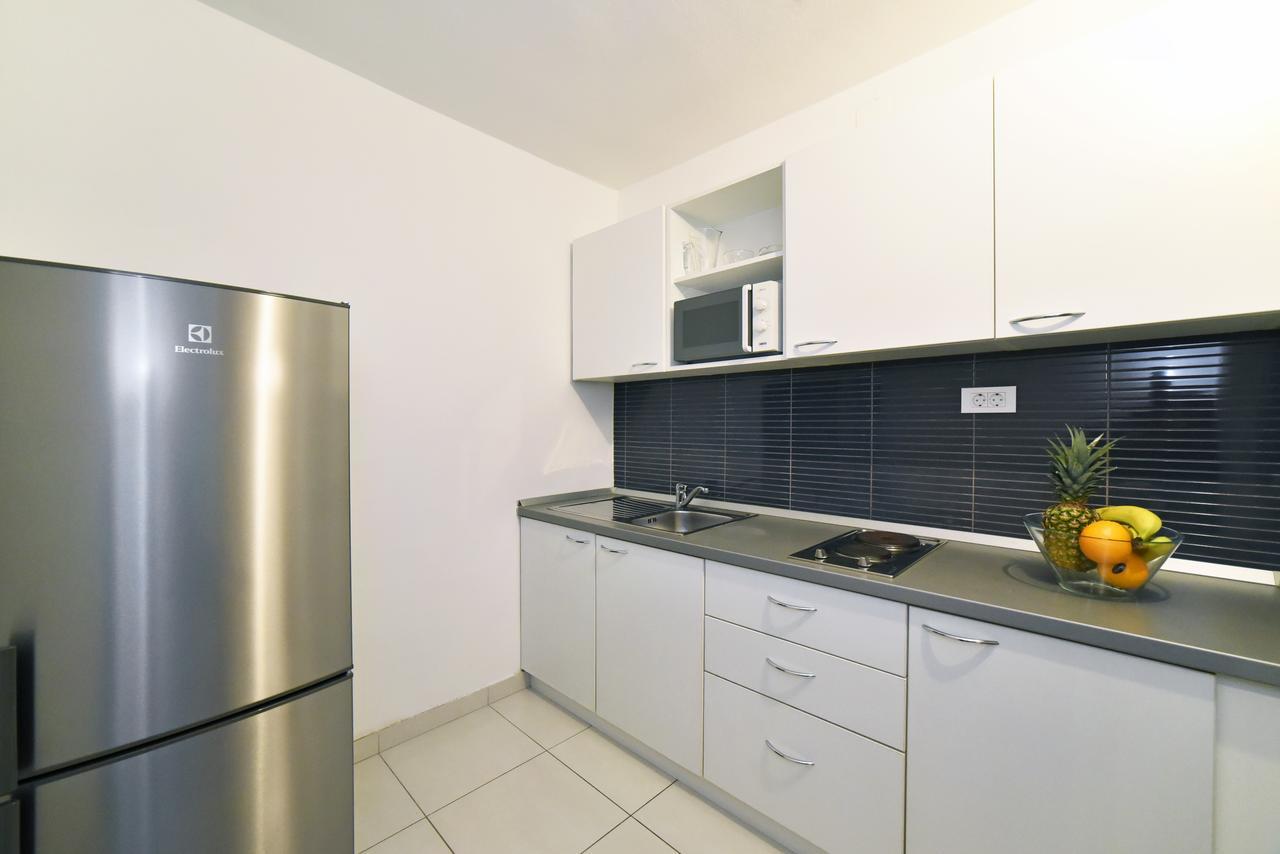 Apartment Center *